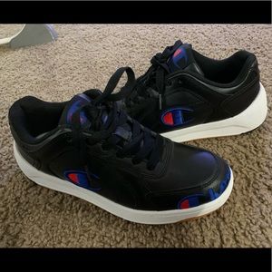 SOLD! Mens Black Champion low top shoes